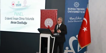 Bursa’da ‘Erdemli İnsan Olma Yolunda Akran Dostluğu Paneli’ gerçekleşti