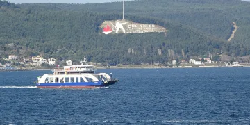 Gökçeada’ya feribot seferlerine fırtına engeli