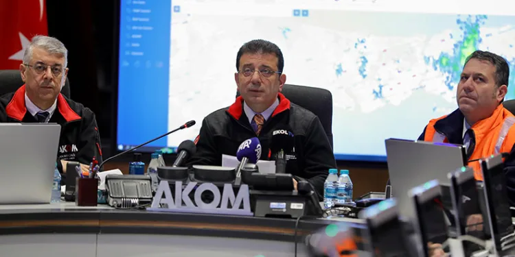 Ekrem İmamoğlu’ndan kar uyarısı