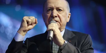 “Dışarıdaki katılım 60 bin. Kar bora fırtına dinlemiyoruz”