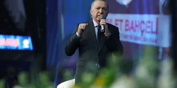 “Vatandaşlarımız muhalefeti gördükçe yönünü bize dönüyor”