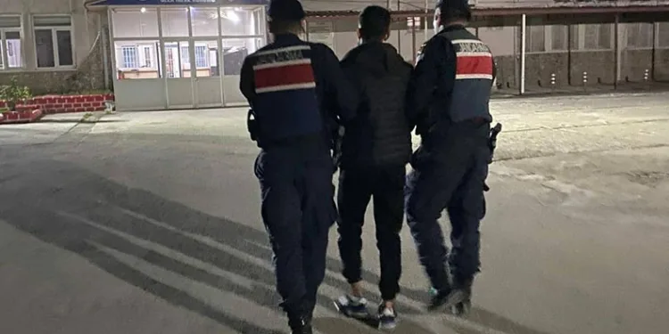 “Adın suça karıştı” denilerek 235 bin lira dolandırıldı