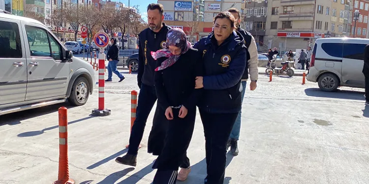 Kocasını sürekli alkol alıp kavga ettiği için öldürmüş
