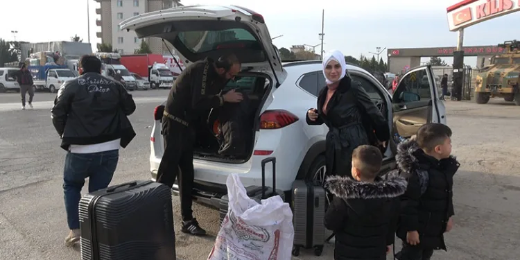 Suriyelilerin ülkelerine dönüş yolculuğu devam ediyor