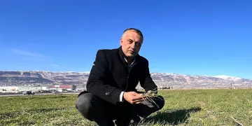 Değirmende Şelalesi soğuk havanın etkisiyle kısmen dondu