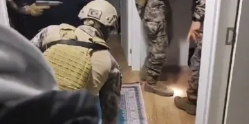 İzmir’de suç örgütüne operasyon: 23 gözaltı
