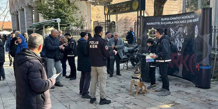 Bursa polisi 5 bin 459 kişiyi bilgilendirdi