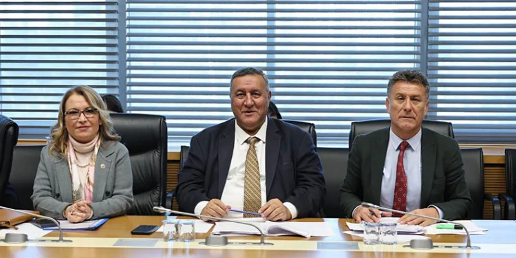 “İklim kanunu ülke kaynaklarının sömürülmesinin yasası olacak”