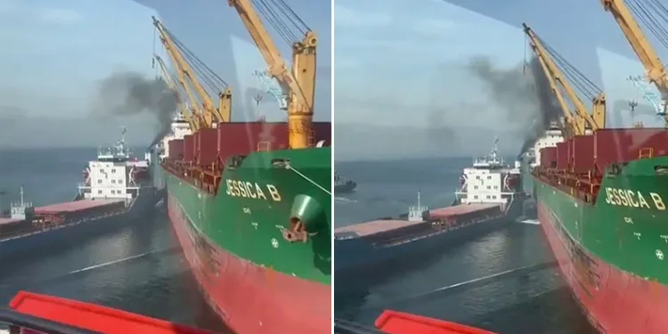Limandan çıkan gemi, başka bir gemiye çarptı