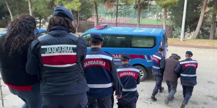 Sahte çek-senet çetesine operasyon