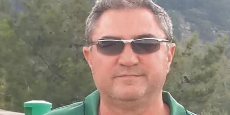 Oturduğu ağacın altında hayatını kaybetti