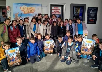 Orhangazi’de minikler sinema keyfi yaşadı