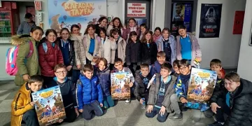 Orhangazi’de minikler sinema keyfi yaşadı
