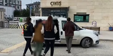 Para ve altın çalan 2 kadından biri tutuklandı