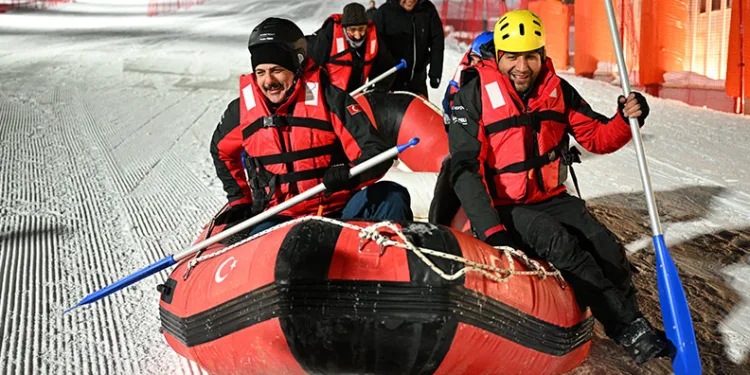 Palandöken’de botla kar raftingi