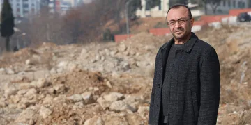Depremde eşi ve iki kızını kaybeden imamın yürek yakan hikayesi