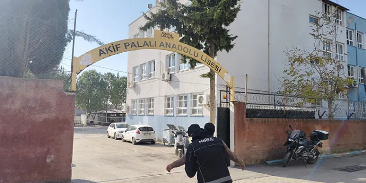 Okul önlerinde narkotik uygulaması