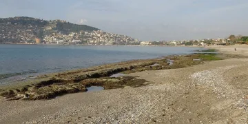 Alanya’da deniz suyu 7-8 metre çekildi