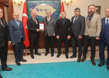 Dünya Türk Birliği’nden Bursa Valisi Ayyıldız’a ziyaret