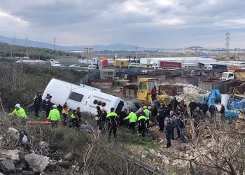 Bursa’da işçi otobüsü şarampole yuvarlandı: Yaralılar var