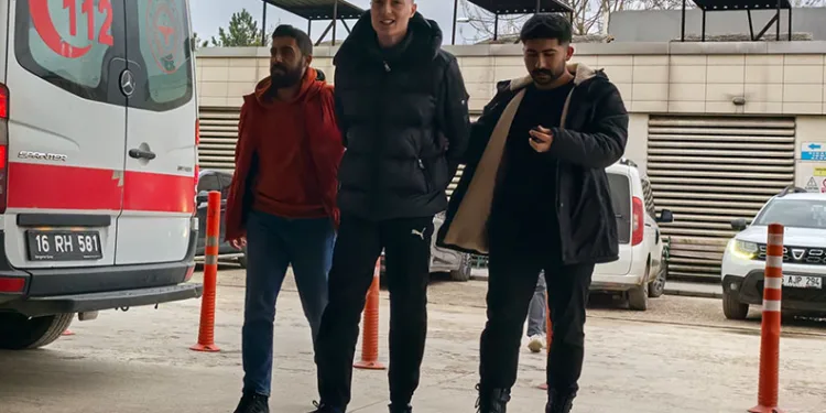 Alıkoydukları gencin annesinden 30 bin TL fidye istediler
