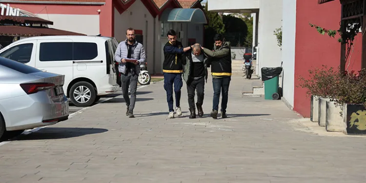 Sohbet etmek için buluştuğu arkadaşını öldürdü