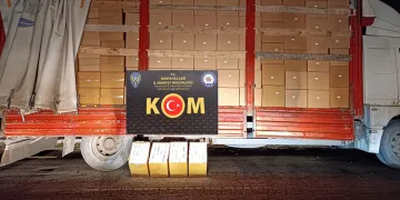 Konya’da 8 milyon 750 bin lira değerinde milyonlarca adet kaçak makaron ele geçirildi