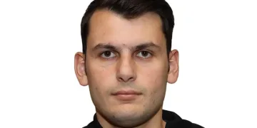 Amatör maçta oyundan atılan futbolcu, hakemi bıçakladı