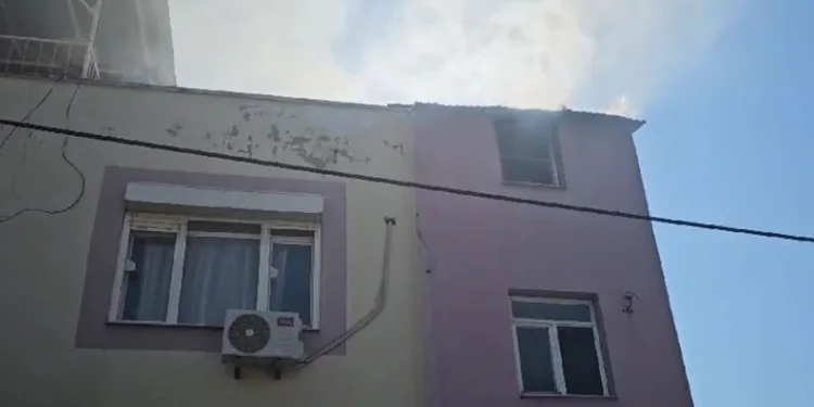 Kozan’da ev yangını