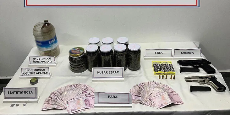 Çanakkale’de uyuşturucu operasyonuna 2 tutuklama