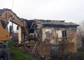 Metruk bina yıkımları hız kazandı