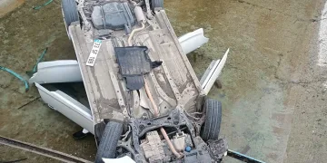 Tarsus’ta otomobil sulama kanalına düştü