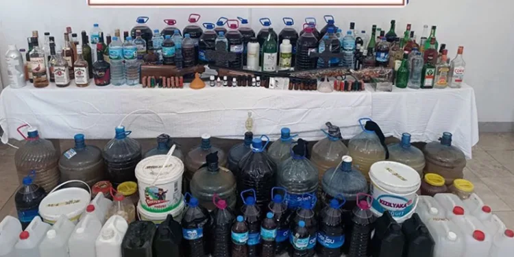 Akyaka’da 555 litre sahte alkol ele geçirildi