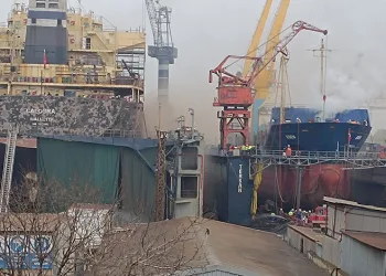 Tuzla Tersanesi’nde gemi yangını