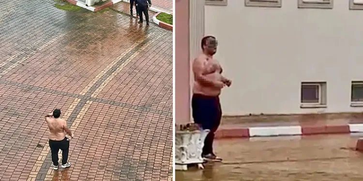Elinde kesici aletle yarı çıplak halde belediyenin kapısına dayandı