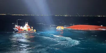 Güney Kore’de balıkçı teknesi alabora oldu