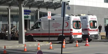 Tornavidayla saldırdığı karısını ağır yaraladı