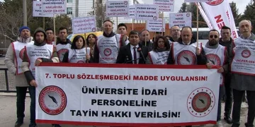 Ağaç motoru ile karı keserek iglo yaptılar