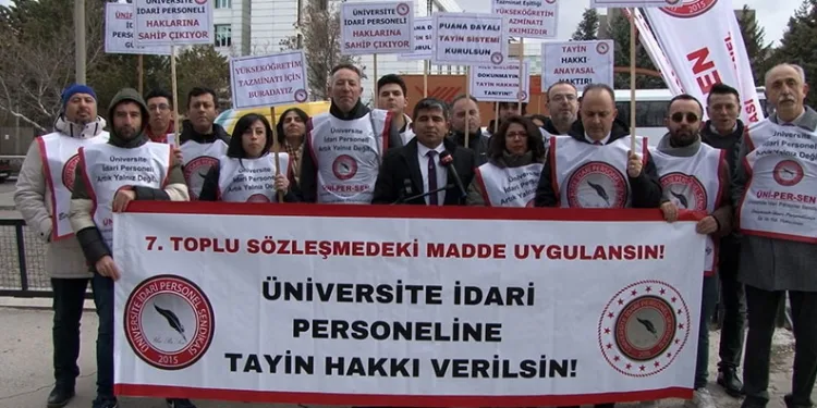 Ağaç motoru ile karı keserek iglo yaptılar