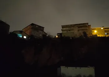 Üsküdar’da heyelan: 2 bina boşaltıldı