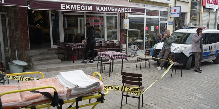 Öldürdüğü kişilerin ailesine “sabır” diledi, mahkeme salonu karıştı