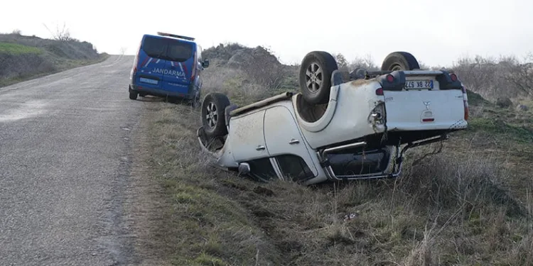 Edirne’de kontrolden çıkan pikap takla attı: 1 yaralı