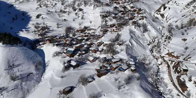 Şavşat’ın Maden Köyü büyülüyor