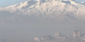 Yüksekova’da yoğun sis etkili oldu