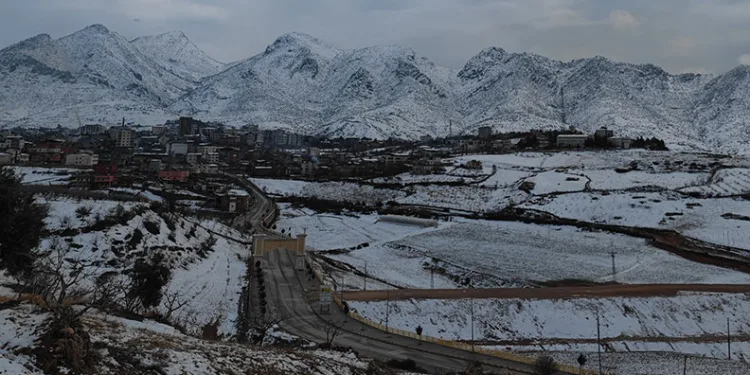 Siirt’te kar, kartpostallık görüntüler oluşturdu