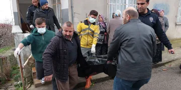 Banyoda ölü bulundu