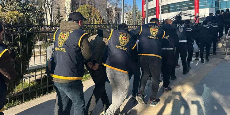Hırsızlık operasyonunda 14 şahıs tutuklandı