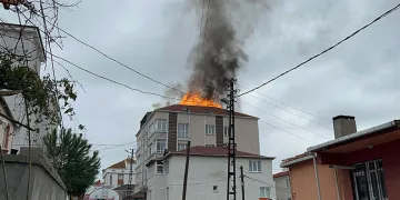 Çerkezköy’de apartman yangını paniğe neden oldu