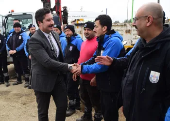 Ercan Özel, temizlik işçileriyle buluştu