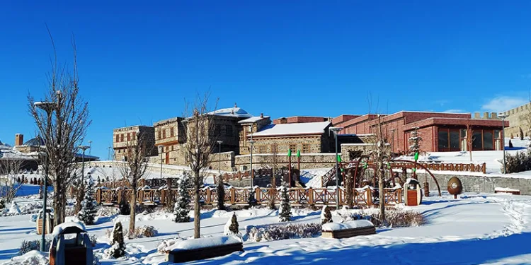 Erzurum’a kar geri dönüyor